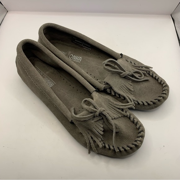 Minnetonka Suede Gray Shoes Moccasins Flats Size 6.5 - Picture 6 of 7